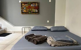 Central Renovated Studio